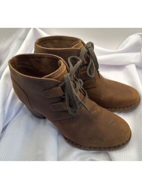 Clarks Brown Women's 3" heels, Laced, Distressed-look, Leather, Size 9M Boots